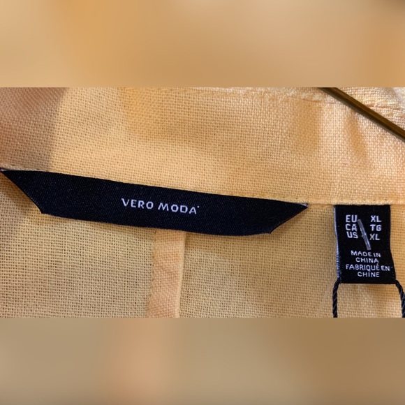 Gorgeous banana cream colour loose linen jacket/blazer - Picture 4 of 5